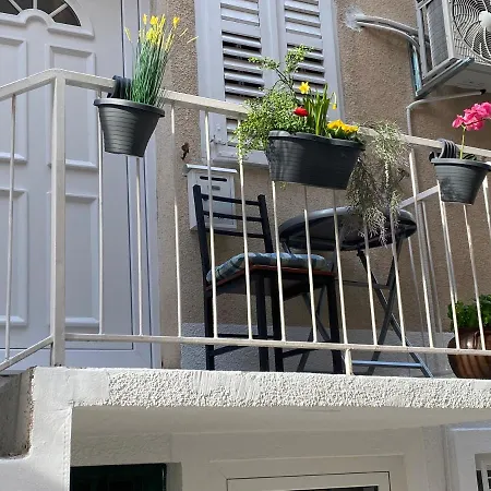 Calla Apartman *